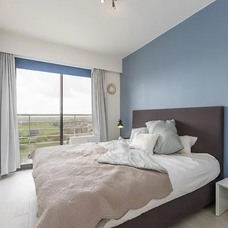 Cozy 1-bedroom With Sea View *