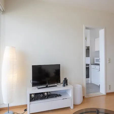 Cozy 1-bedroom With Sea View